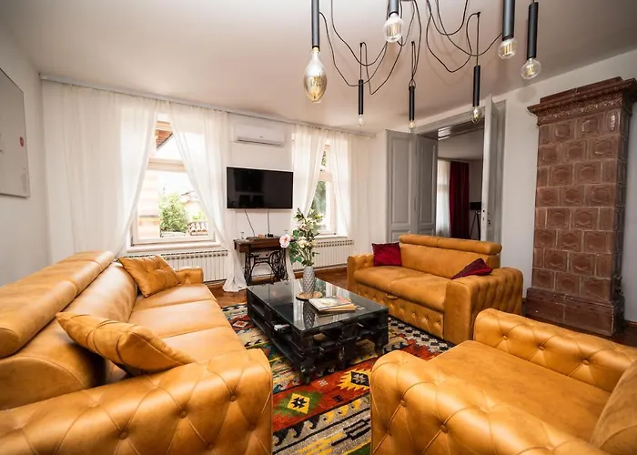 Authentic Design 2Bdr Apartment In Old Town